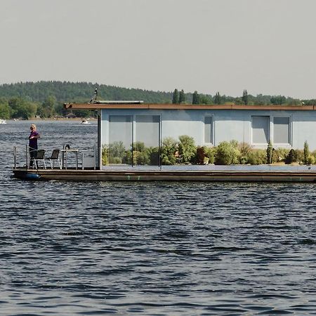 Feststehendes Hausboot Hotel Kolonie Zern Ngoại thất bức ảnh