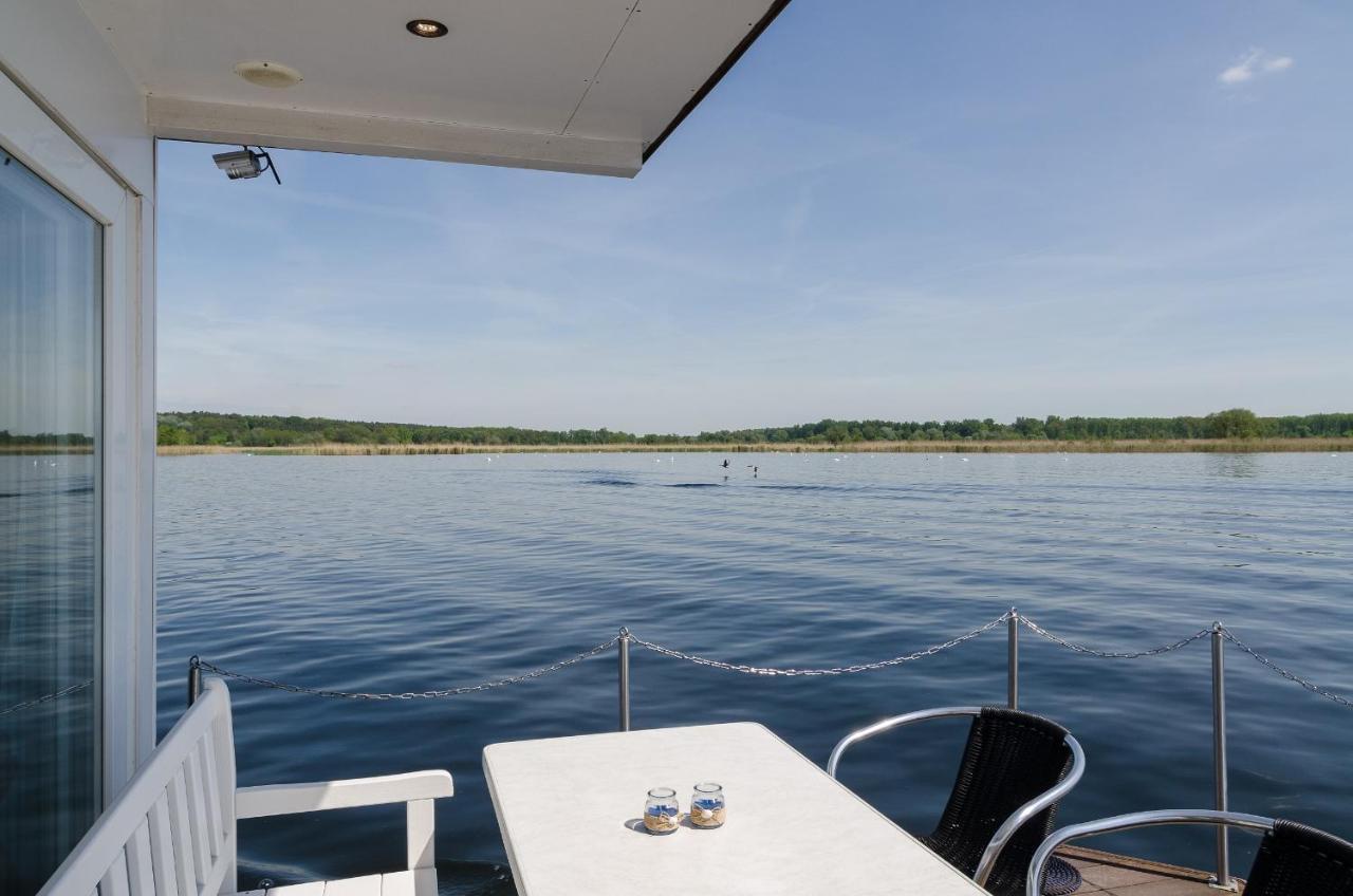 Feststehendes Hausboot Hotel Kolonie Zern Ngoại thất bức ảnh